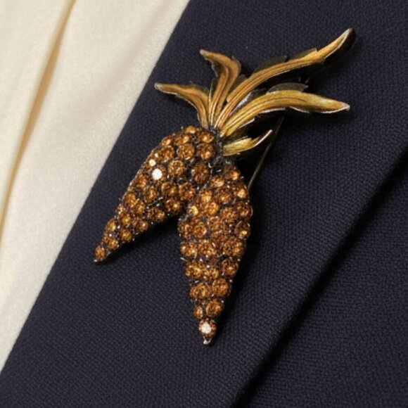 BSK Jewelry - VINTAGE BSK Pinecone Brooch Pin | Autumn Amber Rhinestone Cluster | Signed Figur
